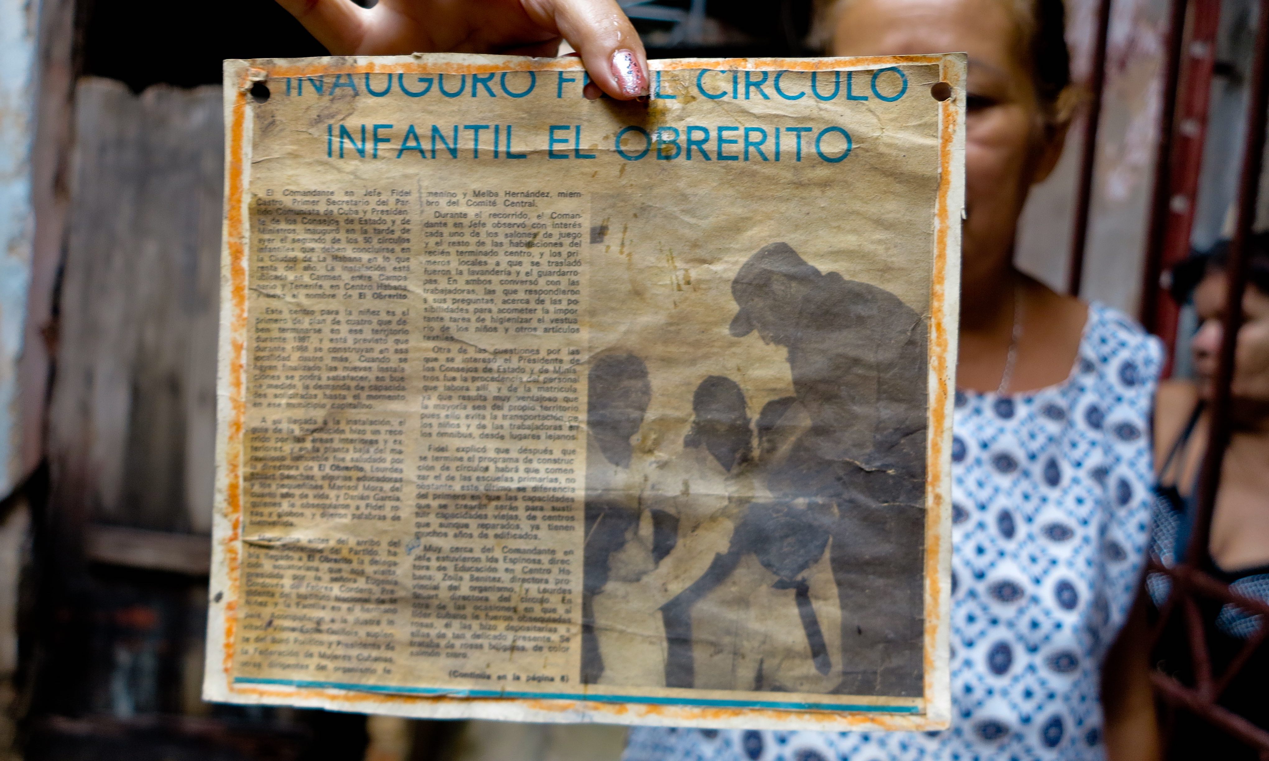 Recorte de periódico que se conserva con esmero (Foto: Mónica Baró)