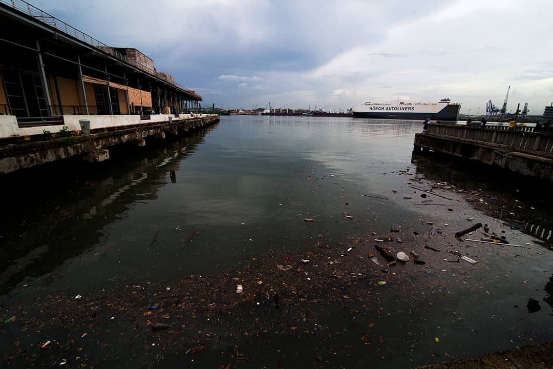 Vista de la terminal de las lanchas de Regla y Casablanca al fondo (Foto: Yanahara Mauri Villarreal).