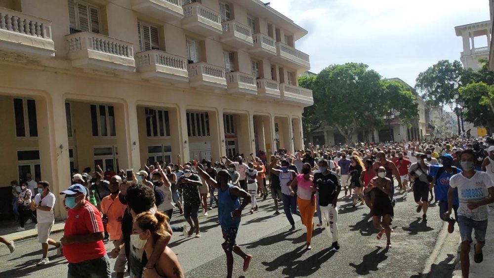 Después de las protestas del 11 de julio de 2021, el Gobierno condenó a cientos de manifestantes a prisión con penas de hasta 25 años (Foto: Periodismo de Barrio).