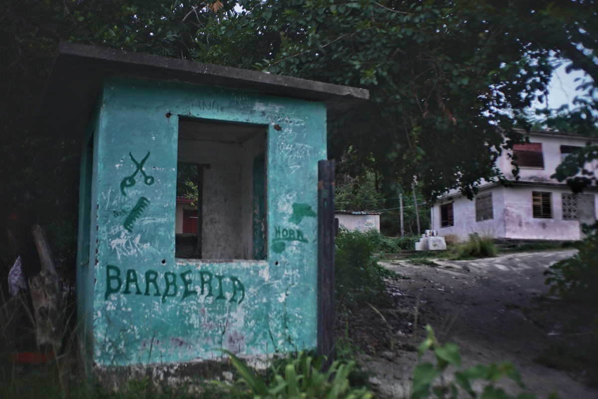 Restos de la barbería del pueblo (Foto: Néstor Poveda Amador).