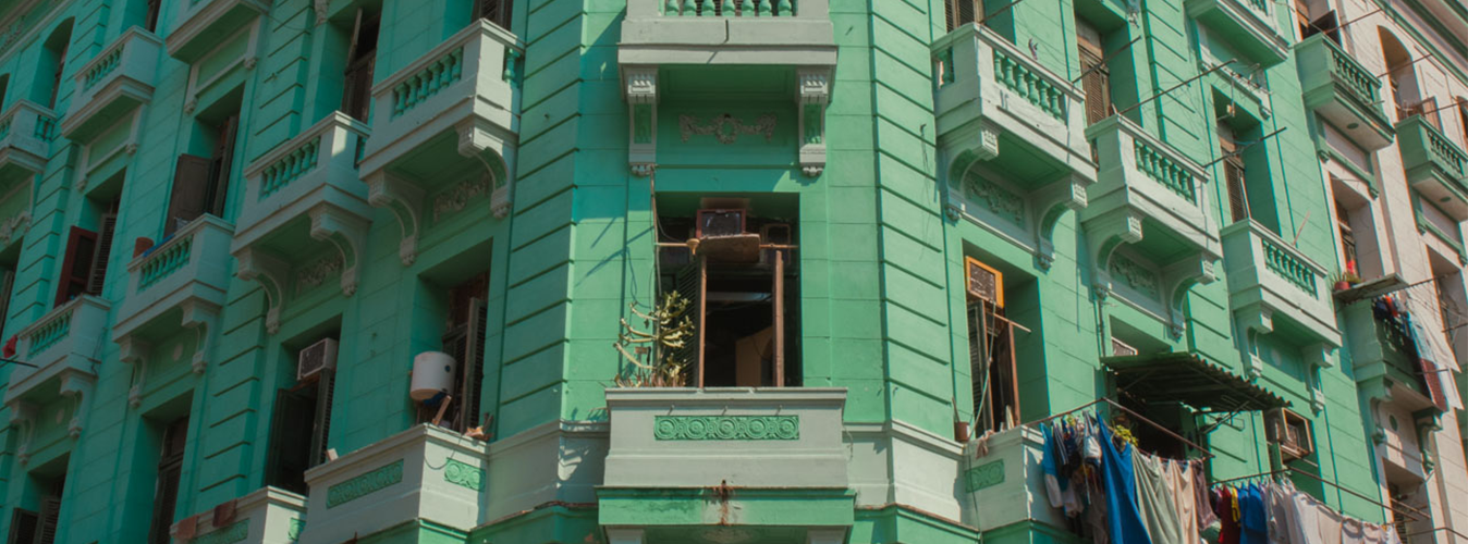 Hotel Bristol, ubicado en la esquina de San Rafael y Amistad, a una cuadra del antiguo hotel Royal Palm. Actualmente es, casi en su totalidad, un edificio de viviendas (Foto: Víctor Manuel Lefebre / Archivo Periodismo de Barrio).