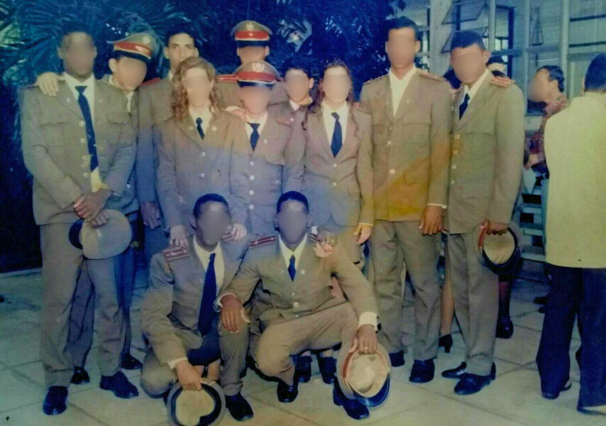 estudiantes de los Camilitos en Cuba, en los años noventa.