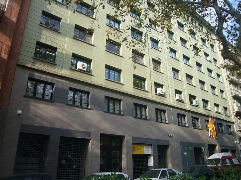 oficina de extranjería en Barcelona, España