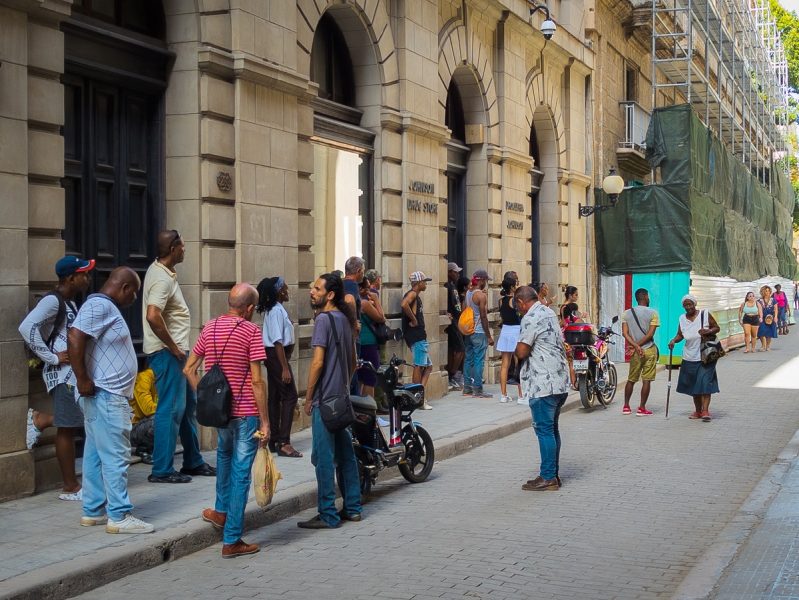 Banco en Cuba