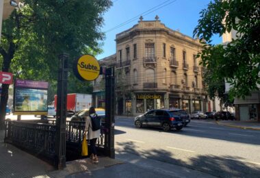 Subte E, Buenos Aires, Argentina.